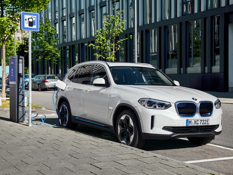 BMW iX3: z Číny do Evropy v roce 2021